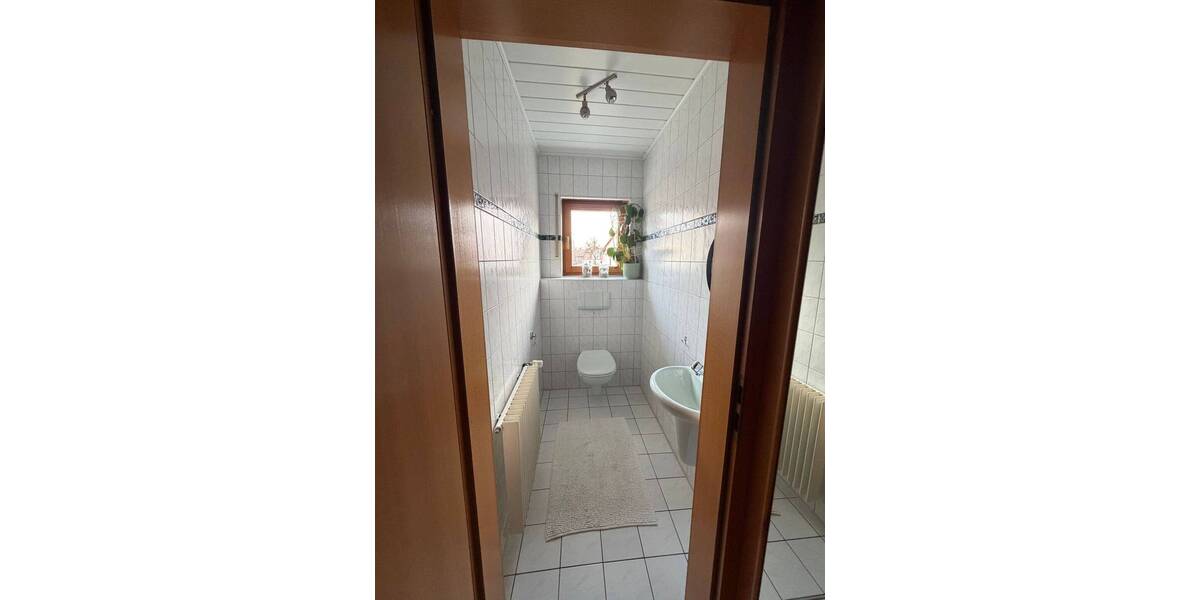 Etagenwohnung Erlangen Frauenaurach - 2 Zimmer, 117 m&sup2;, 1.400&euro; | Angebot:26092188