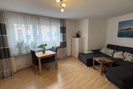 Helle und großzügige 3-Zi-Wohnung mit Balkon in zentraler, verkehrsberuhigter Lage 3 zimmer