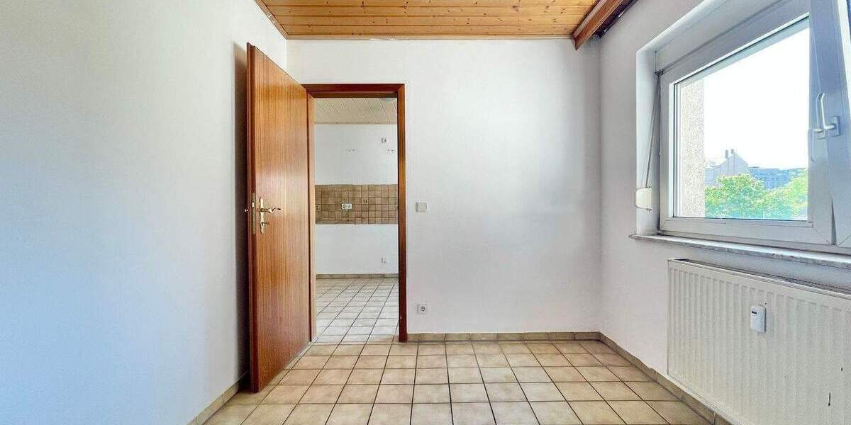 Frei ab sofort: Fürth, helle 4-ZW, 52m², im 2.OG mit Aufzug 4 zimmer