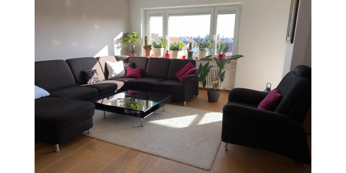 Etagenwohnung Nürnberg Falkenheim - 3 Zimmer, 94 m&sup2;, 1.700&euro; | Angebot:25644006