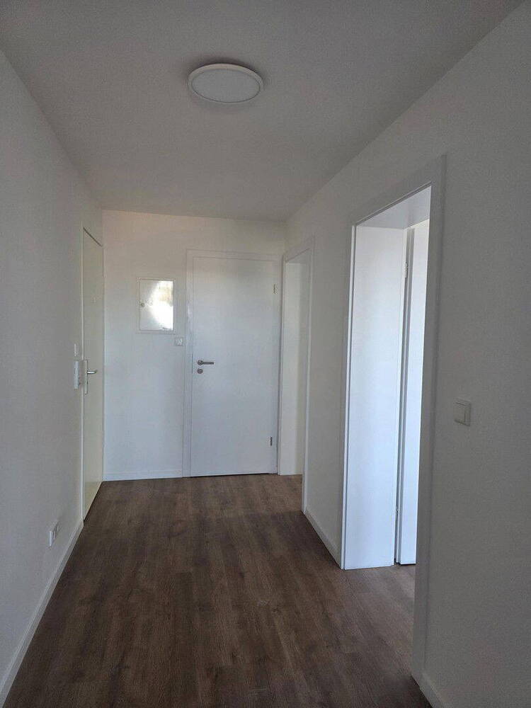 PROVISIONSFREI Attraktive, komplett renovierte 2-Zimmer-Wohnung mit Balkon zentrale Lage in Fürth
