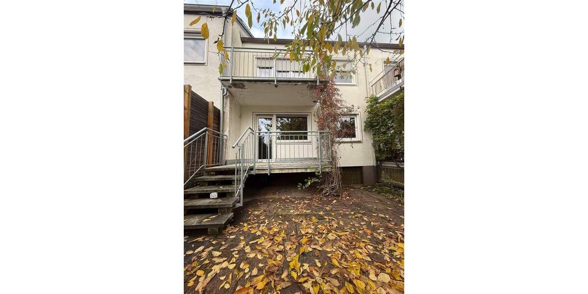 Reihenhaus in beliebter Lage, direkt in Wendelstein 5 zimmer