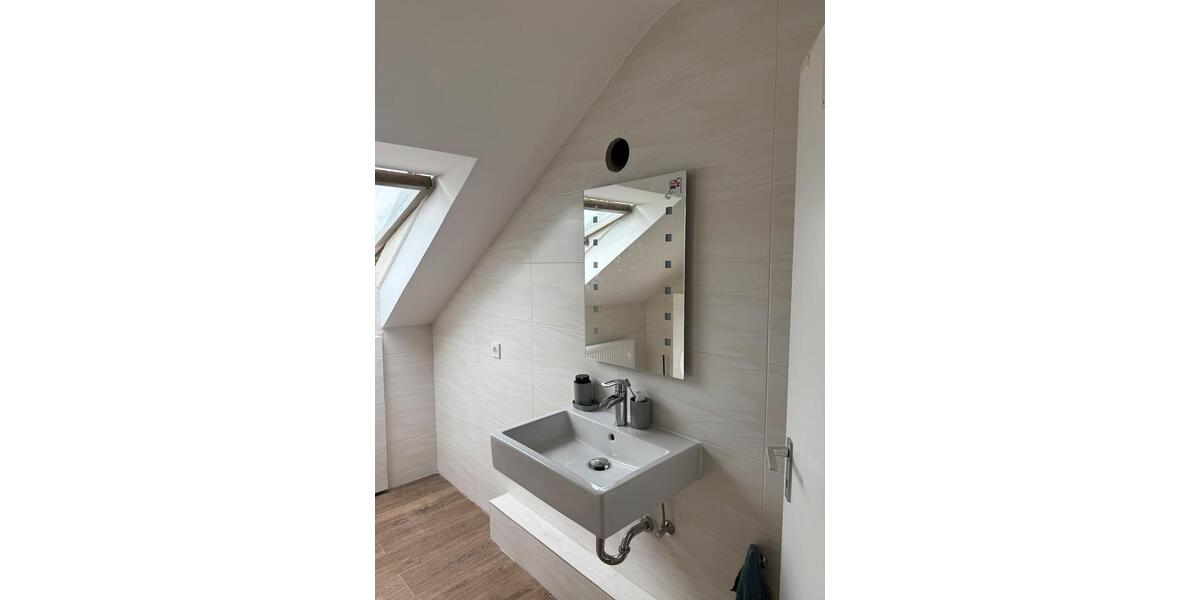 Dachgeschoßwohnung Fürth Bislohe - 3 Zimmer, 60 m&sup2;, 1.100&euro; | Angebot:25382348