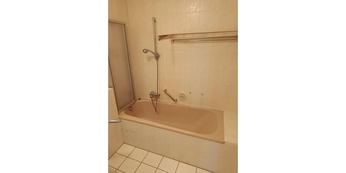 Moderne, anspruchsvolle, 3-Zimmer , 2.OG., fußläufig zur City 3 zimmer