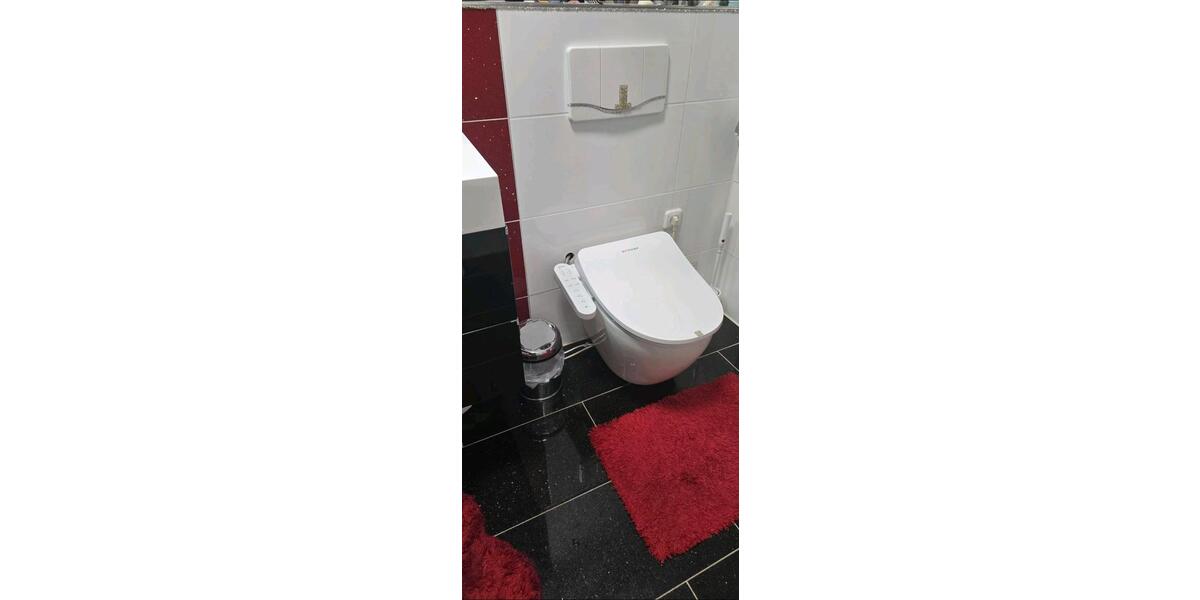 Top renoviert in Ruhige lage in 3 Stück Werk geteilte Wohnung 3 zimmer