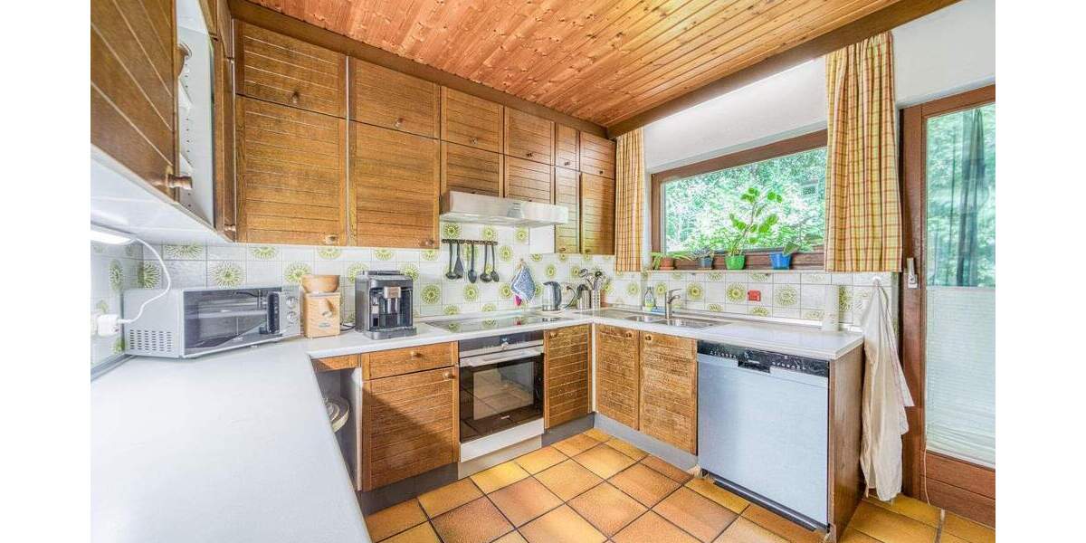 Einfamilienhaus am Erlanger Burgberg - Wohnen in bester Lage mit großem Grundstück ! 4 zimmer