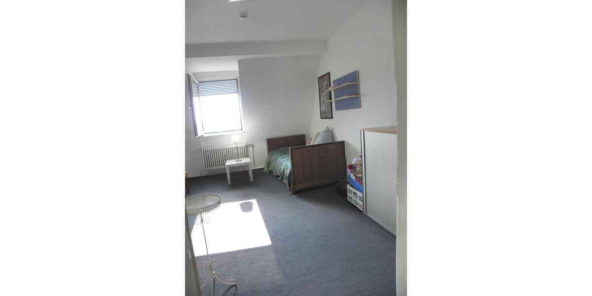 Dachgeschoßwohnung Nürnberg Gleißhammer - 3 Zimmer, 75 m&sup2;, 800&euro; | Angebot:24733109