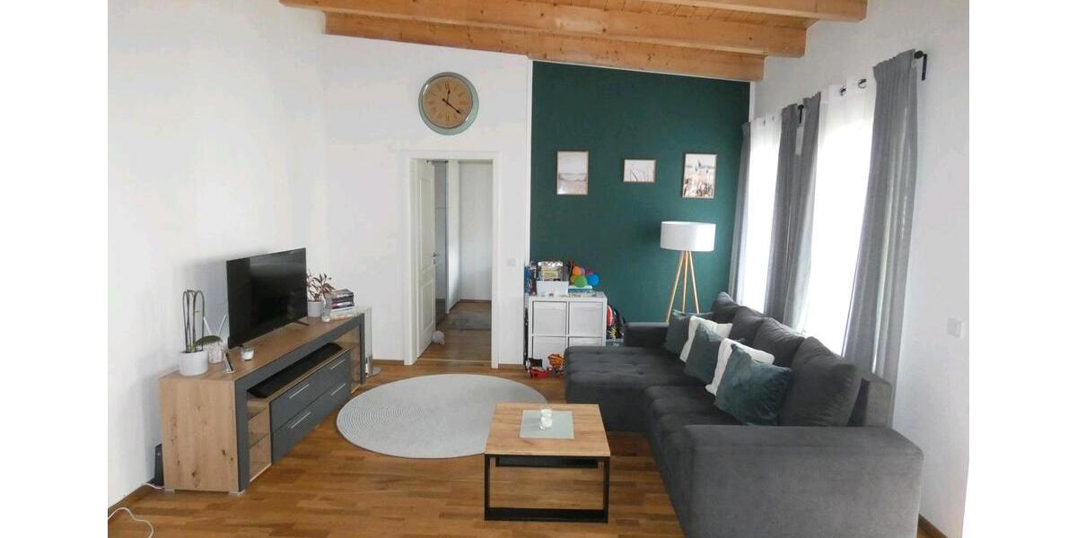 Helle Wohnung mit hoher Deckenhöhe im 1. OG – ruhig & gepflegte 2 zimmer