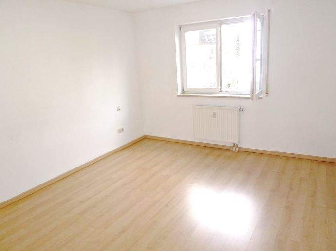 Etagenwohnung Nürnberg Eibach - 3 Zimmer, 98 m&sup2;, 1.300&euro; | Angebot:25695527