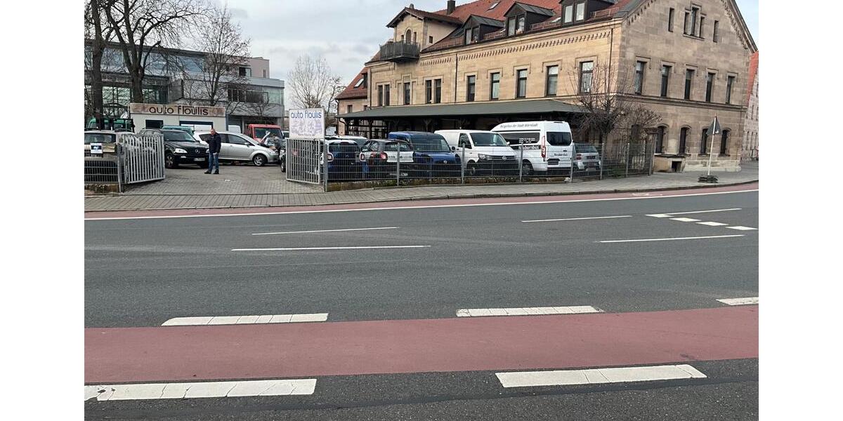 Gebrauchtwagenplatz für 30-40 Autos zimmer