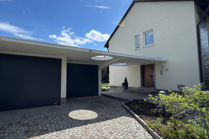 Zweifamilienhaus mit Stil: Großes Grundstück in gefragter Lage zimmer