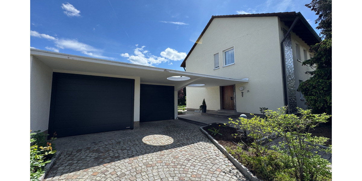 Zweifamilienhaus mit Stil: Großes Grundstück in gefragter Lage zimmer
