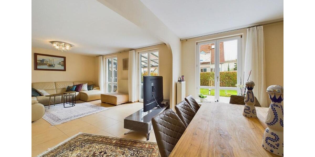 DHH mit Garten in der „Blauen Lagune“ – im Herzen von Oberasbach 5 zimmer