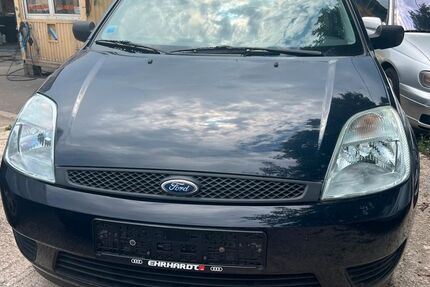 Ford Fiesta 68.000 km 750 &euro; Fürth 90765