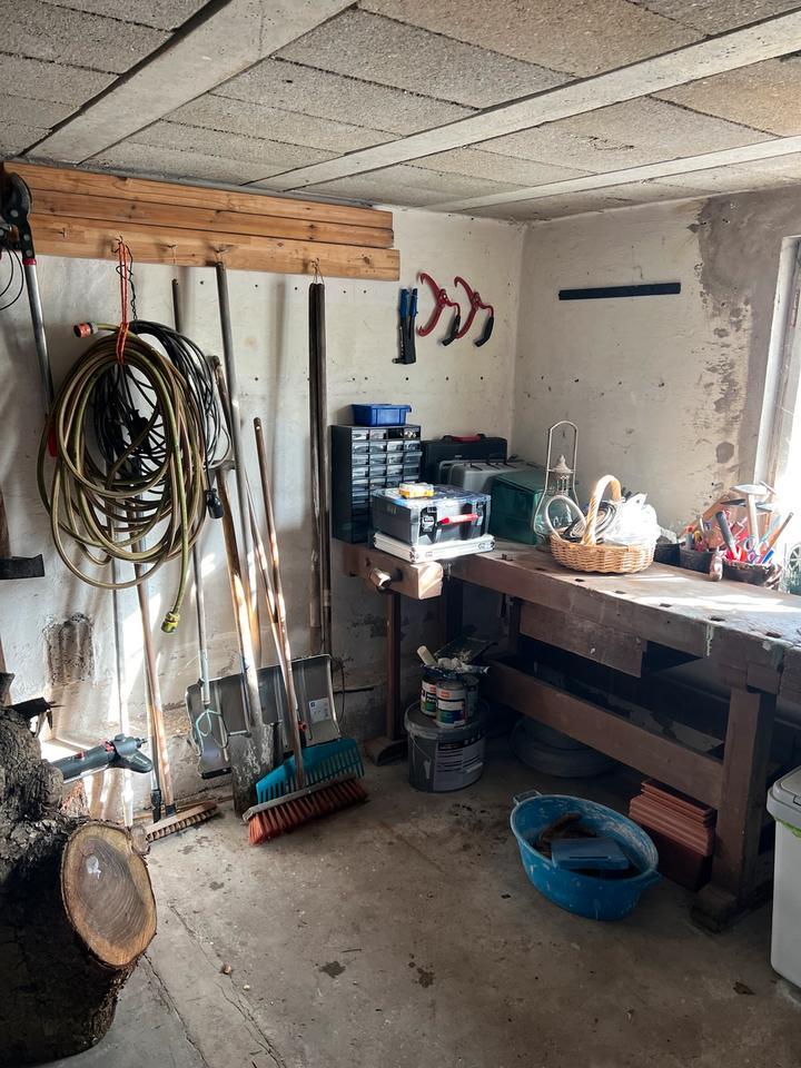 Provisionsfrei! Saniertes Einfamilienhaus +großem Garten & Garage