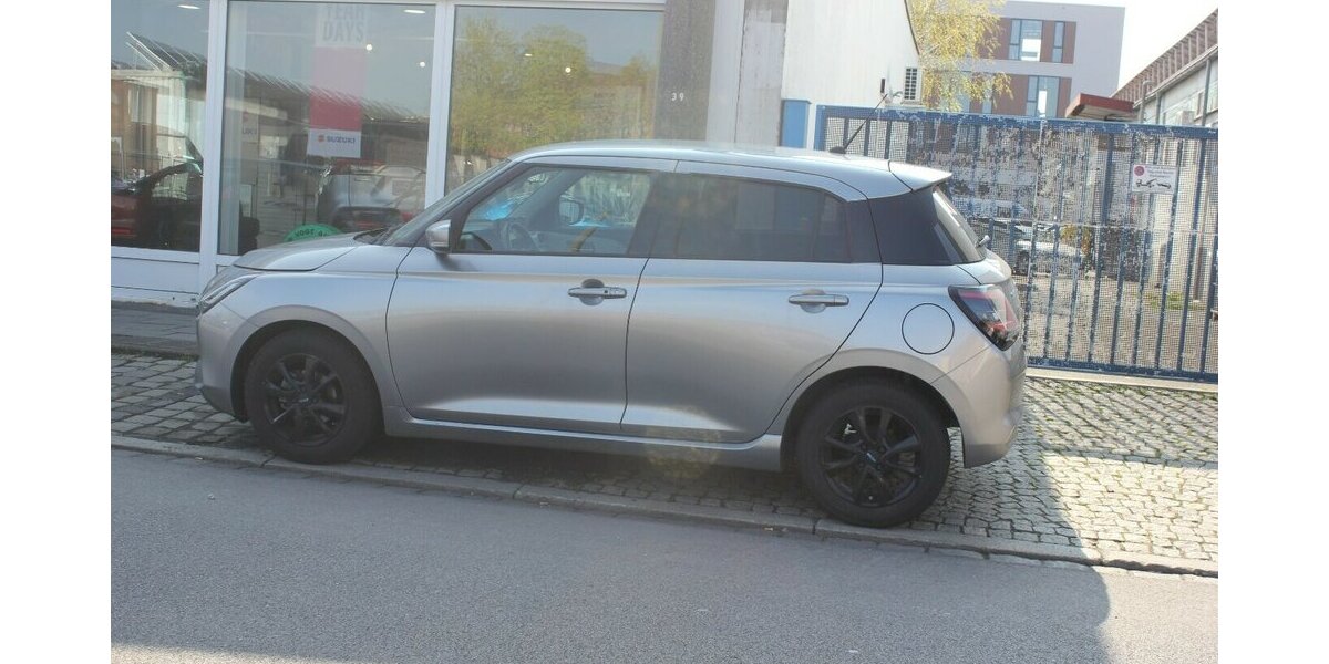 Suzuki Swift 1.2 Dualjet Hybrid 61 kW Comfort+ 14.500 km 18.990 &euro; Fürth 90763