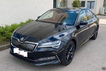 Skoda Superb 88.000 km 22.990 &euro; Nürnberg 90431