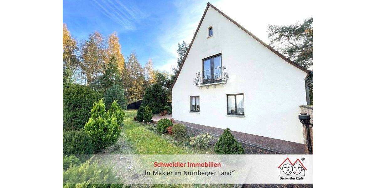 Waldrandlage mitten in Röthenbach - Heimelige Doppelhaushälfte mit einzigartigem Garten und Garage 4 zimmer