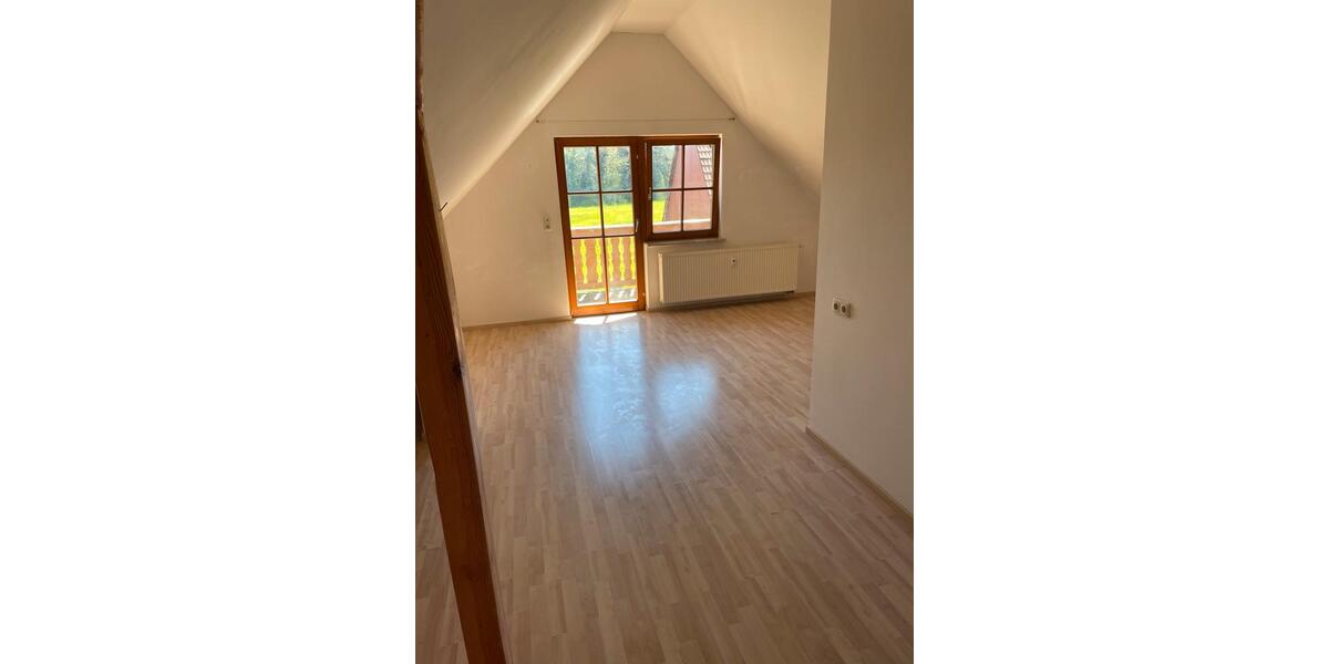 Etagenwohnung Schnaittach - 5 Zimmer, 160 m&sup2;, 1.000&euro; | Angebot:26398619
