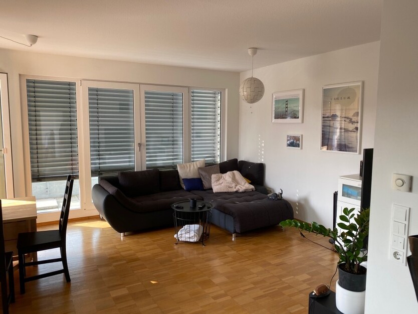 moderne 2 Zi PenthouseWohnung Nähe Siemens Campus