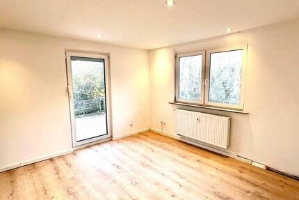 Frisch sanierte Wohnung im EG mit großer Süd-Terrasse und Gemeinschaftsgarten im Grünen! 2 zimmer