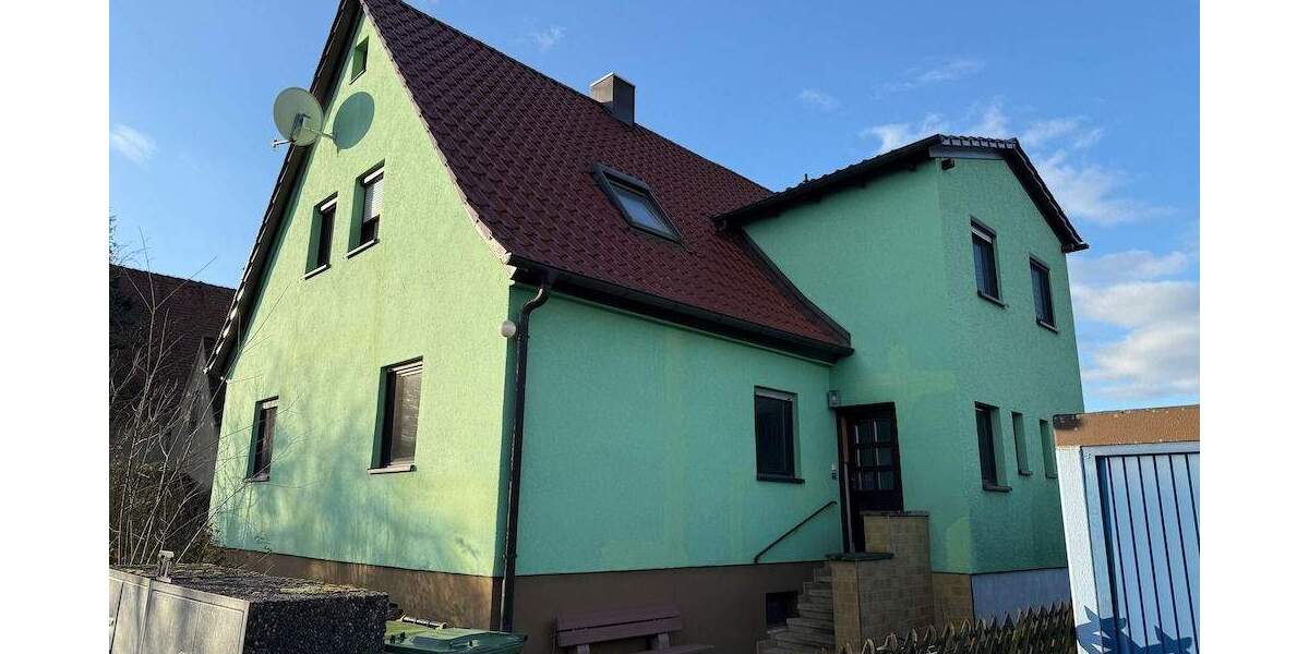 Doppelhaushälfte mit Doppelgarage und großzügigen Garten 5 zimmer