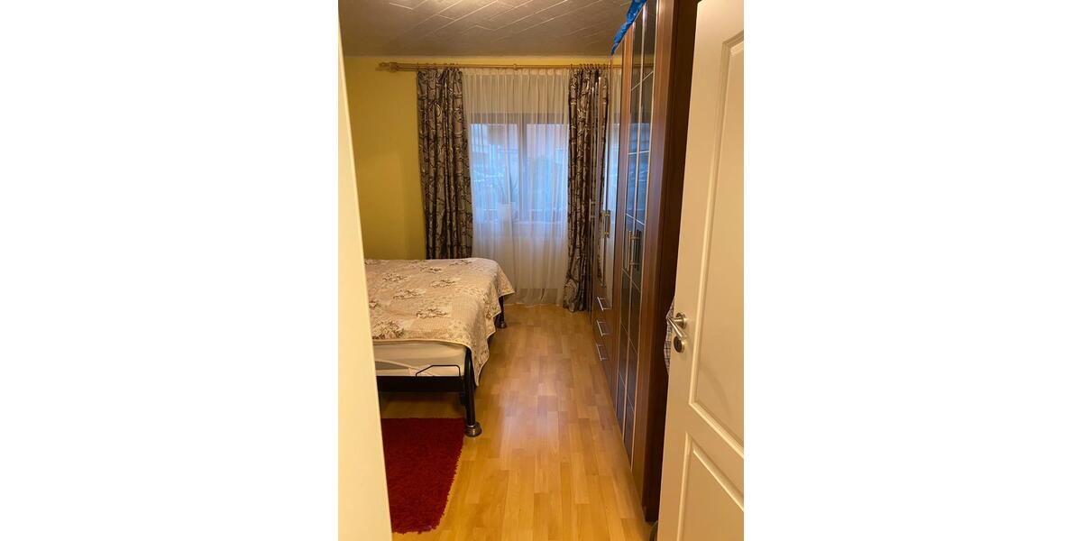 Erdgeschosswohnung , oder als Geschäft 4 zimmer