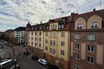 Frei & mit Balkon in der Nordstadt! Helle 2,5-Zimmer-Wohnung im obersten Stock, zentrale aber ruhige Lage in Rennweg
