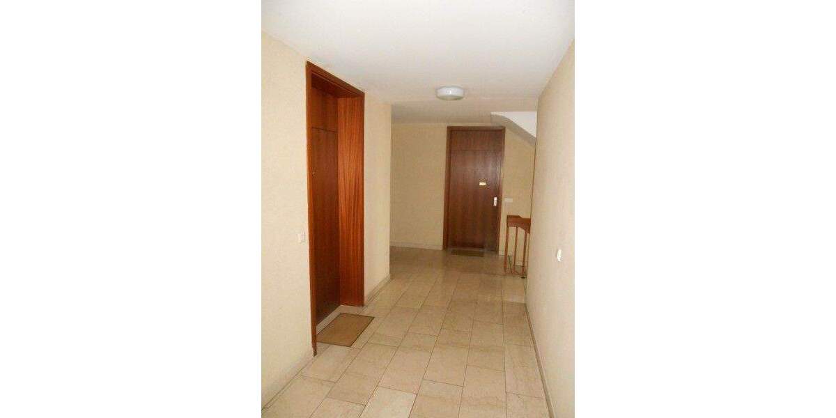 VERMIETETE 2 ZIMMERWOHNUNG - BALKON - EINBAUKÜCHE - LIFT - 2. OG - N-WÖHRD 2 zimmer