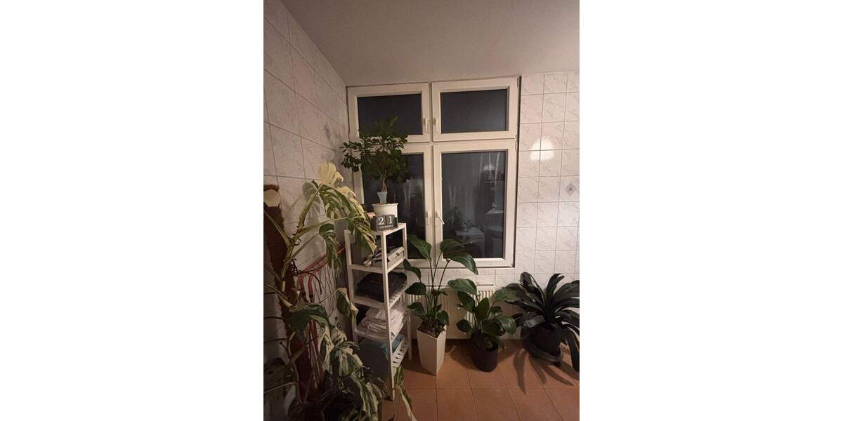 Studentenpaar willkommen! Sanierte 4-Zimmer-Altbauwohnung ohne Balkon in ruhiger Innenstadtlage von Fürth 4 zimmer