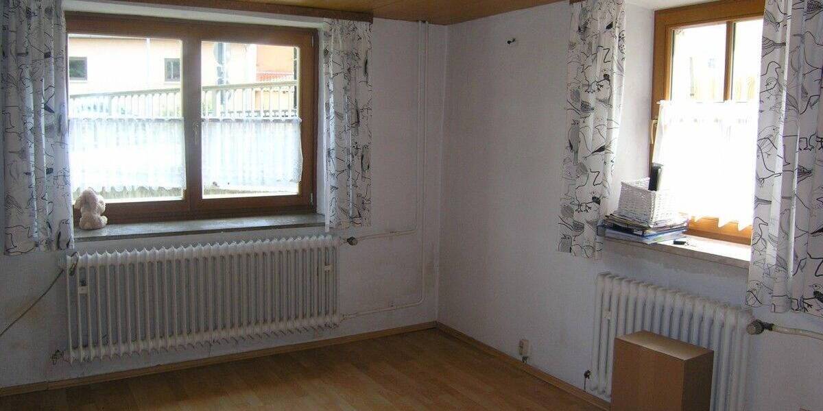 1-Familien-Haus idyllisch gelegen mit Nebengebäude, Garage und PKW-Stellplatz 6 zimmer