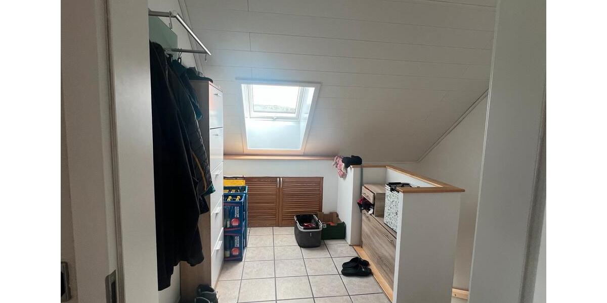 Dachgeschoßwohnung Heroldsbach - 3 Zimmer, 75 m&sup2;, 900&euro; | Angebot:25634180