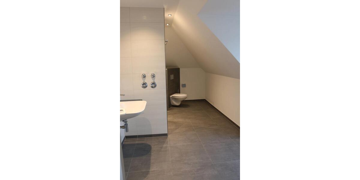 Dachgeschoßwohnung Nürnberg Zerzabelshof - 2 Zimmer, 75 m&sup2;, 900&euro; | Angebot:26365030