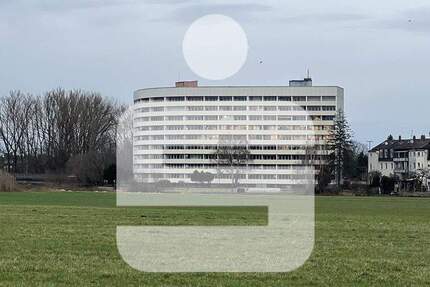 renovierungsbedürftige 3-Zi.-ETW mit zwei Balkonen in Erlangen...ab sofort zur Verfügung 3 zimmer