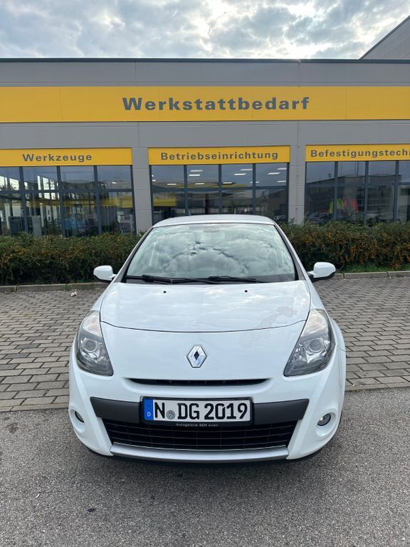 Renault Clio 133.800 km 2.499 € Nürnberg 90439