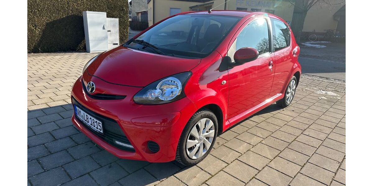 Toyota Aygo (X) 62.000 km 6.000 &euro; Fürth 90763