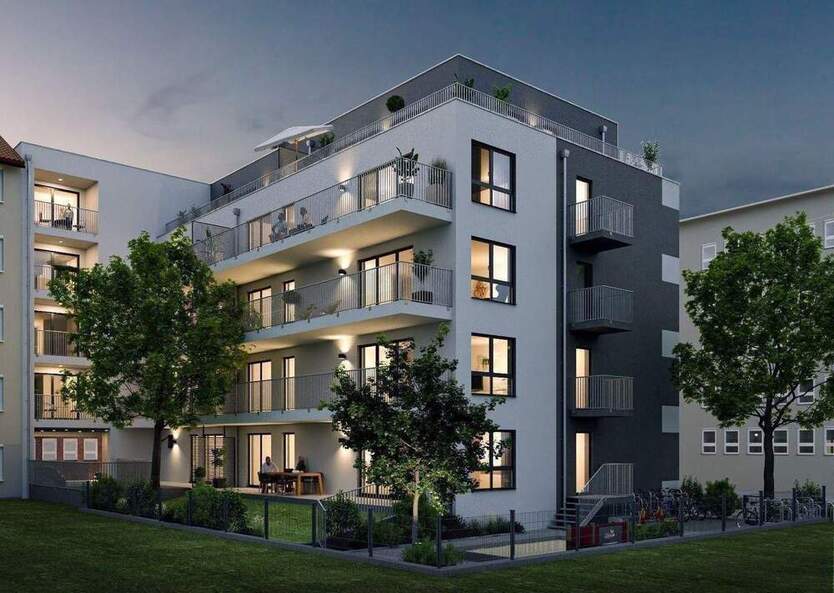 MITTEN IM ZENTRUM: Herrliche 2-Zi-Whg. mit übergroßem Balkon!