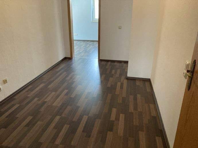 Etagenwohnung Erlangen Hüttendorf - 3 Zimmer, 100 m&sup2;, 950&euro; | Angebot:26841804