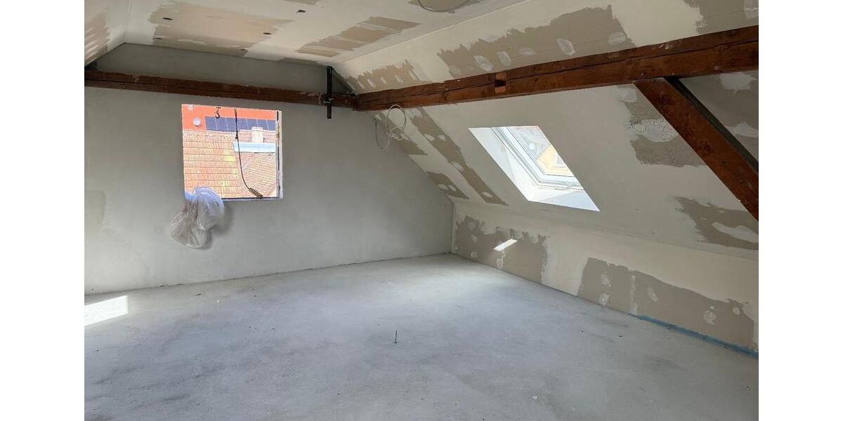 Dachgeschoßwohnung Simmelsdorf - 4.5 Zimmer, 80 m&sup2;, 240.000&euro; | Angebot:25902273