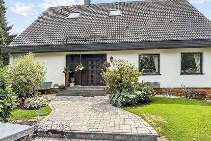 Haus Nürnberg Almoshof - 7 Zimmer, 179 m&sup2;, 695.000&euro; | Angebot:23425098