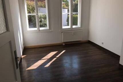 Zimmer zu vermieten in Zirndorf in Kosmetik und Nagelstudio