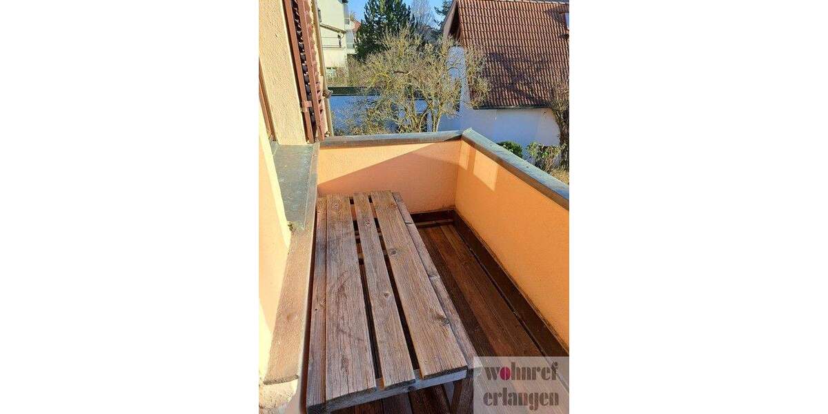 Vermietet wird eine schöne 4 Zimmerwohnung in einem Jugenstilhaus im Zentrum von Erlangen 4 zimmer