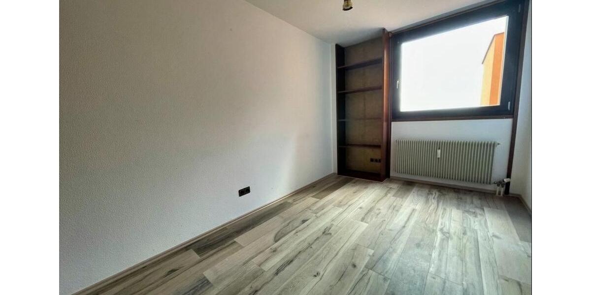 Dachgeschoßwohnung Nürnberg Gaismannshof - 4.5 Zimmer, 127 m&sup2;, 1.650&euro; | Angebot:25143413