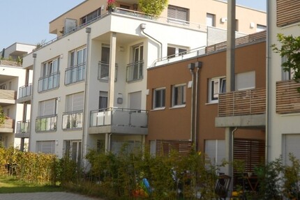 moderne 2 Zi PenthouseWohnung Nähe Siemens Campus