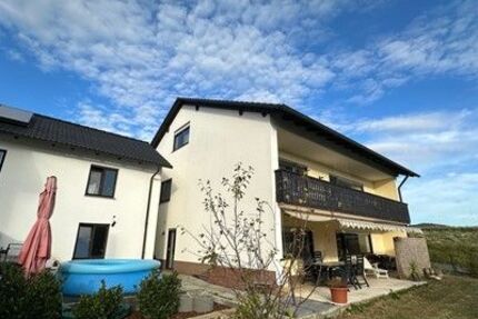 4-Zimmer-Wohnung mit Terrasse und Gartenanteil - von Privat - in Ezelsdorf 4 zimmer