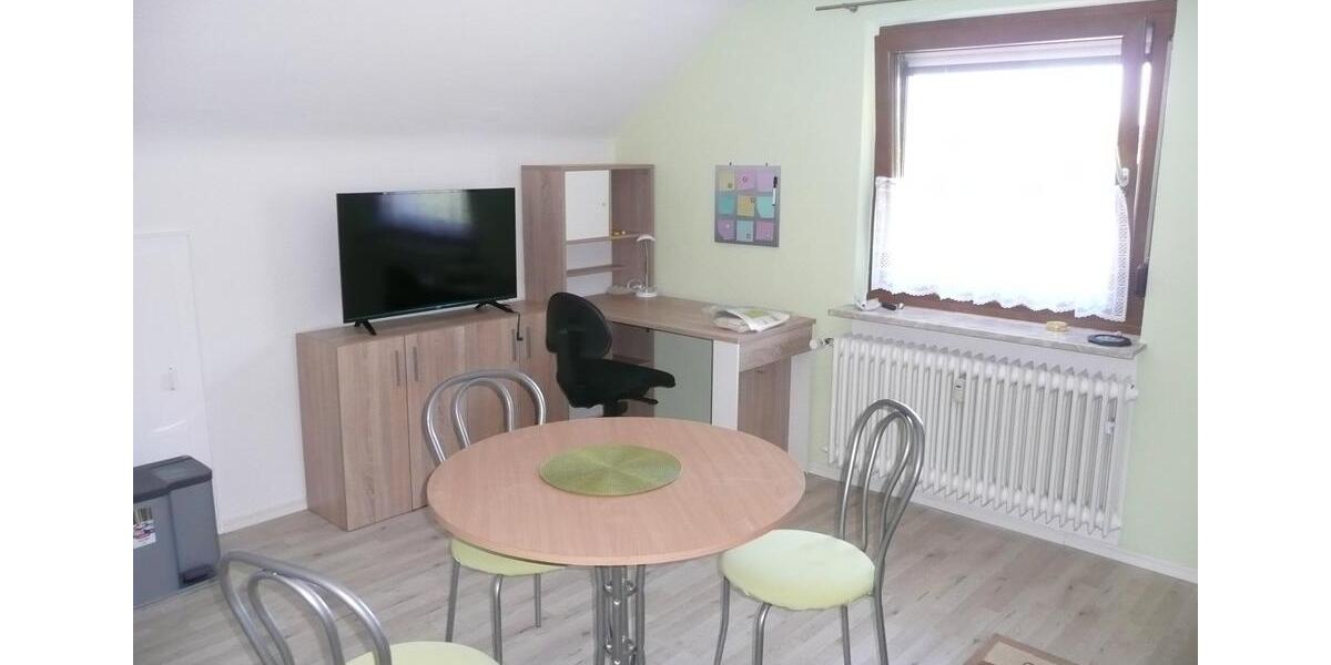 Dachgeschoßwohnung Nürnberg Holzheim - 1.5 Zimmer, 35 m&sup2;, 300&euro; | Angebot:26060957