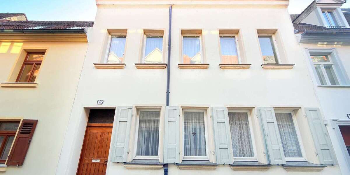 Haus zum Kaufen in Erlangen 520.000 € 132 m² 9 zimmer