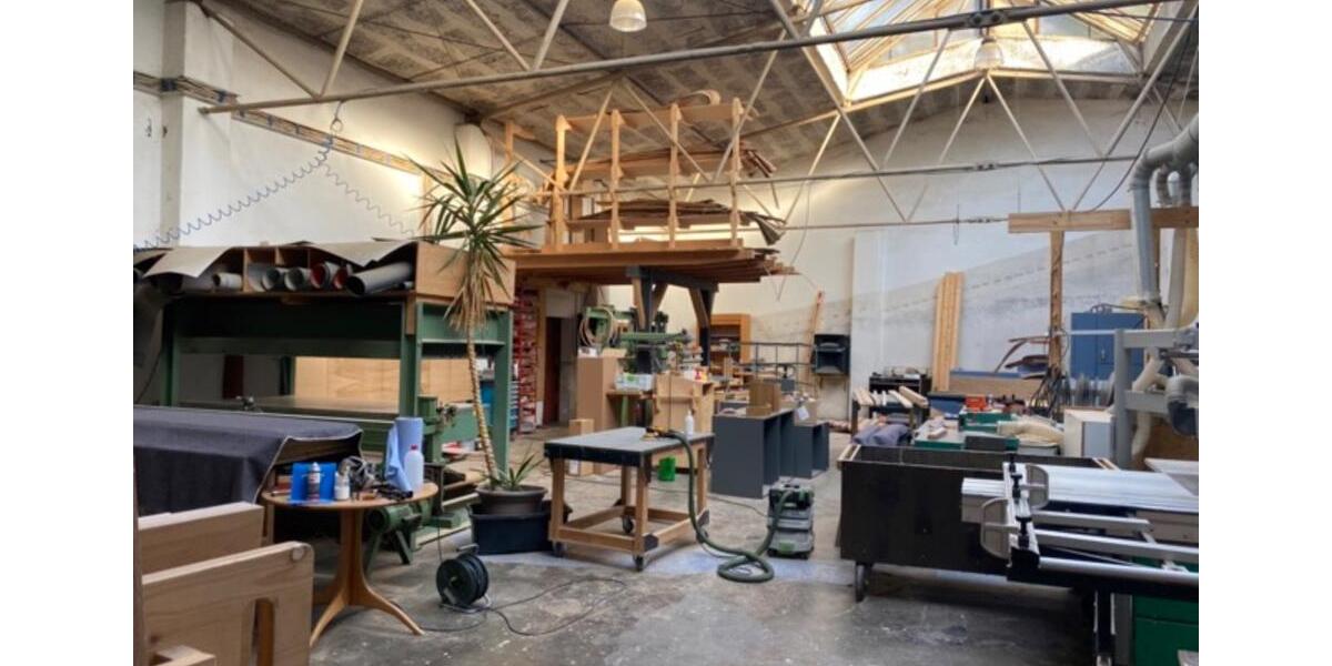 Produktions-Industriehalle zu vermieten: 250 qm zimmer