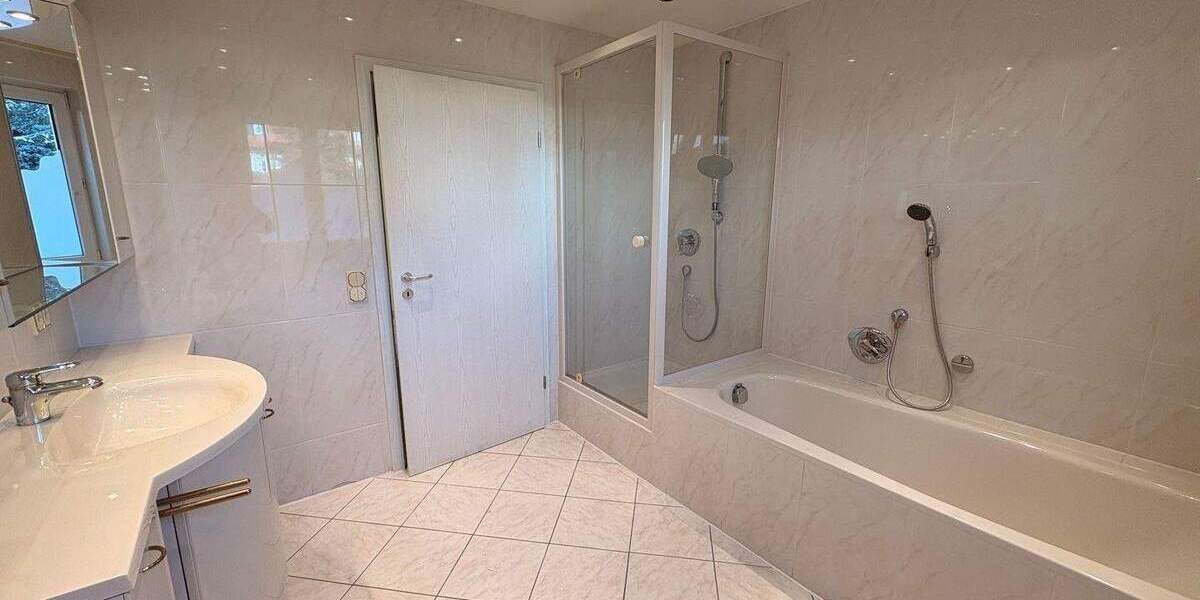 Etagenwohnung Nürnberg Gaismannshof - 4 Zimmer, 145 m&sup2;, 2.000&euro; | Angebot:26247587