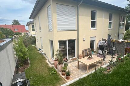 Haus Nürnberg Gebersdorf - 4 Zimmer, 120 m&sup2;, 1.940&euro; | Angebot:26086434